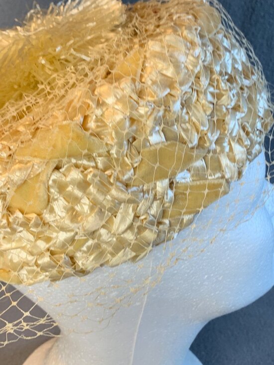Ladies Ivory Raffia & Velvet Ribbon Hat with Netting Size 22 Vintage main image 11